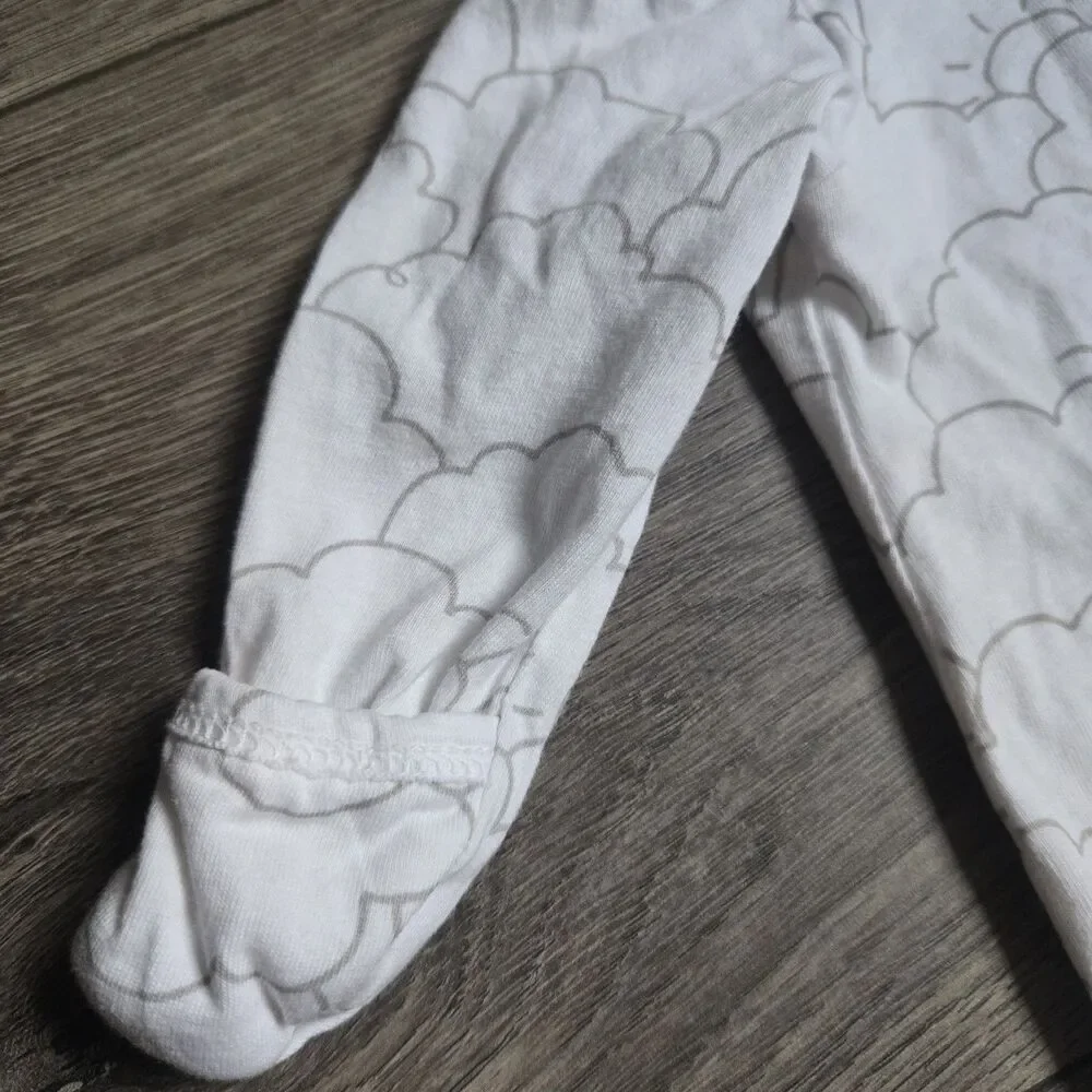 Mighty Goods Newborn NB Sleeper Gown White Sun Cloud Snaps Cotton Mitten Cuffs